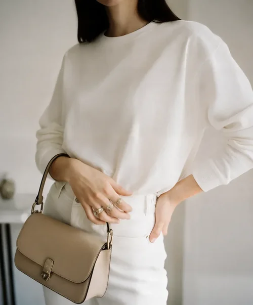 Stylish Mockup of a Woman in Cozy Sweatshirt