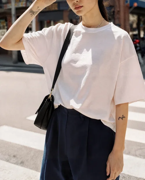 Stylish T-Shirt Mockup for Urban Fashion Inspiration