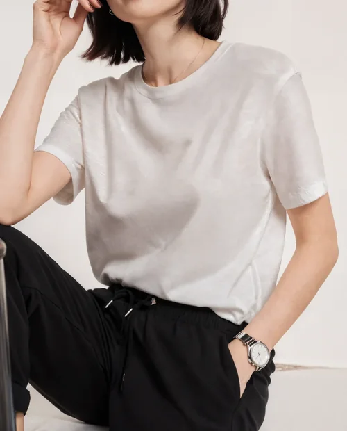 Stylish T-Shirt Mockup for Modern Fashion