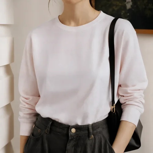 Stylish Mockup of a Young Woman in a Sweatshirt